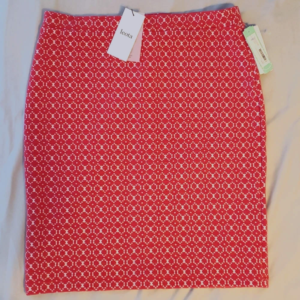 Leota Pencil skirt size Large NWT